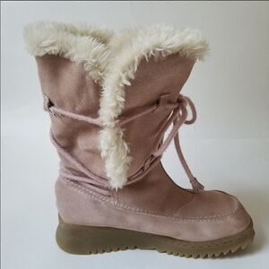 Light pink furry boots 